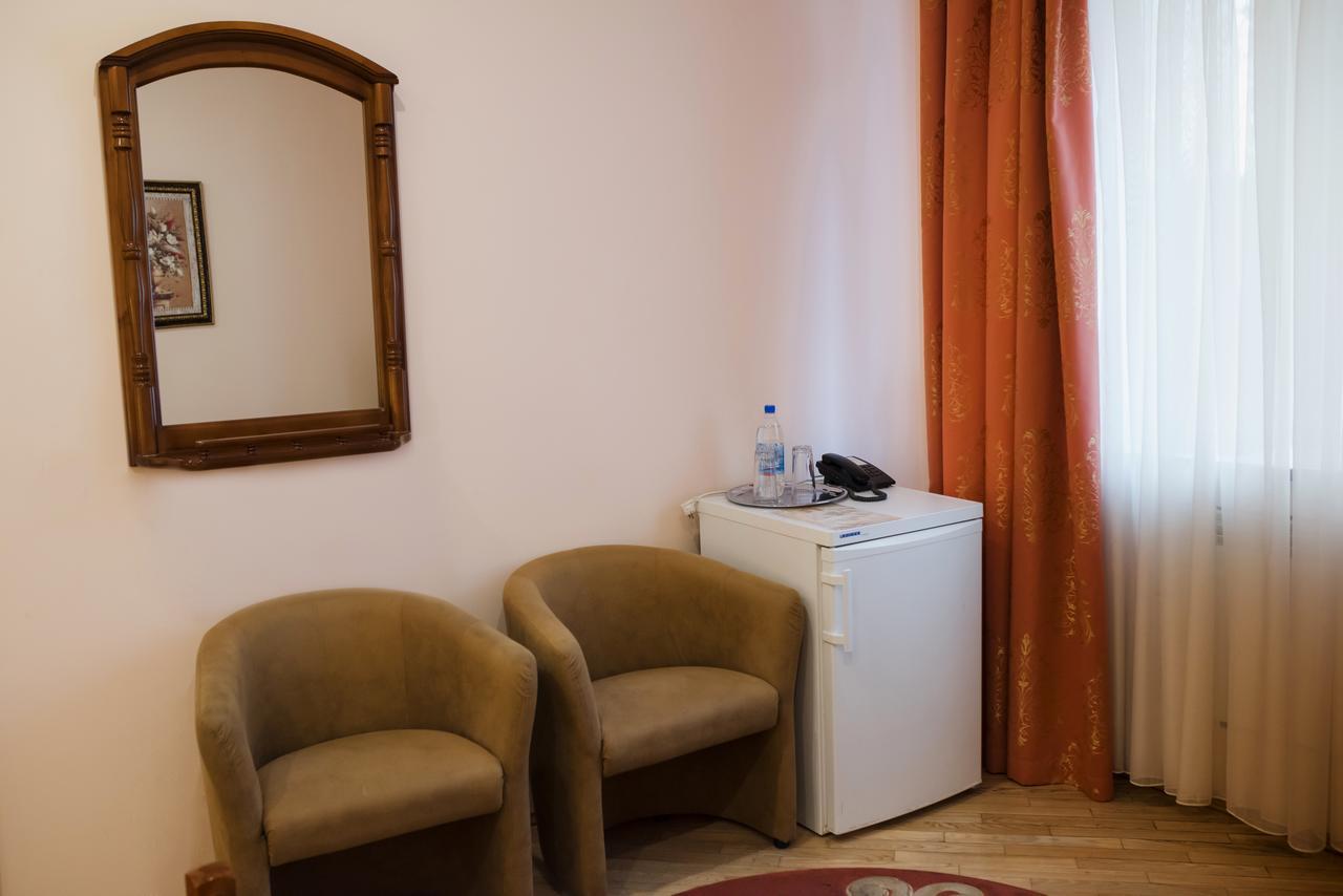 Motel Okolytsya Rivne Zewnętrze zdjęcie